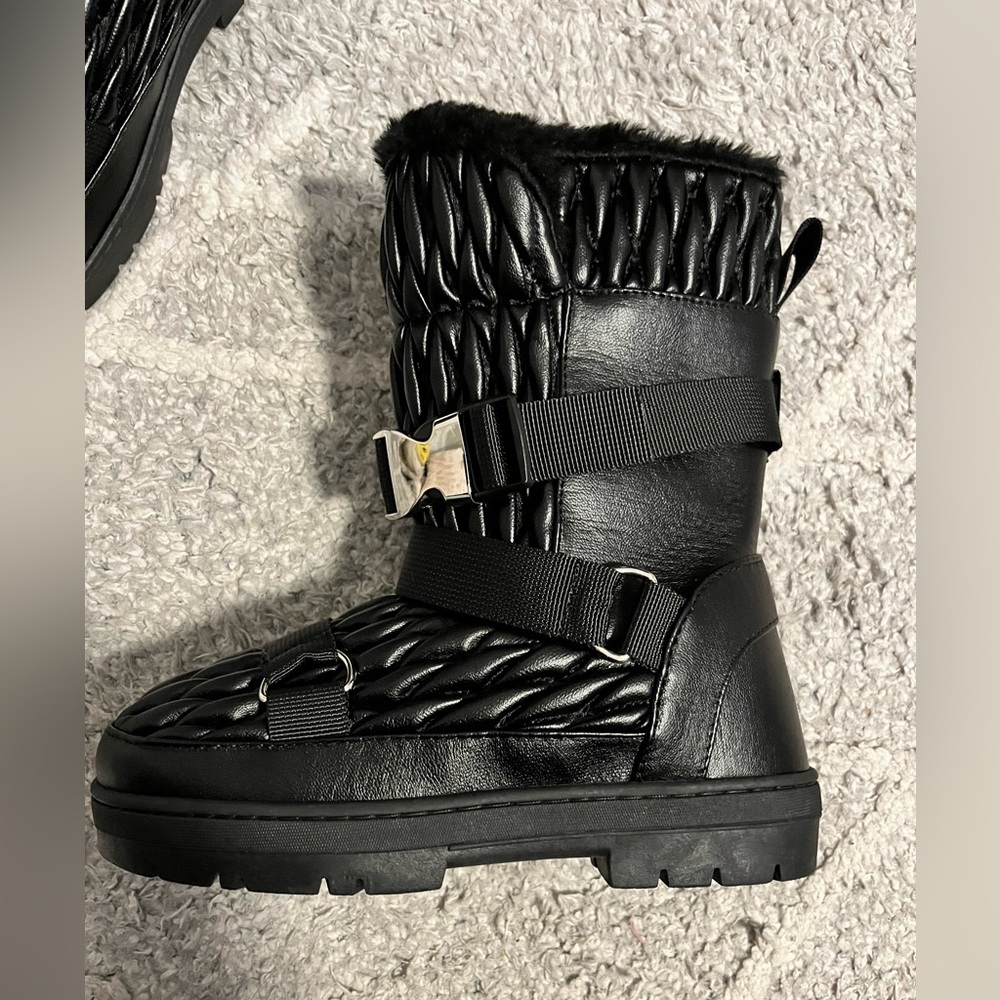 Snow boots